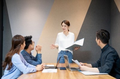 在职场人际关系中，如何与客户进行有效的沟通？
